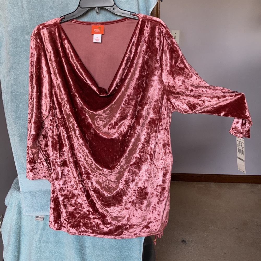 Hearts of Palm duller pink velvet like top with stretch 2X - Picture 14 of 17